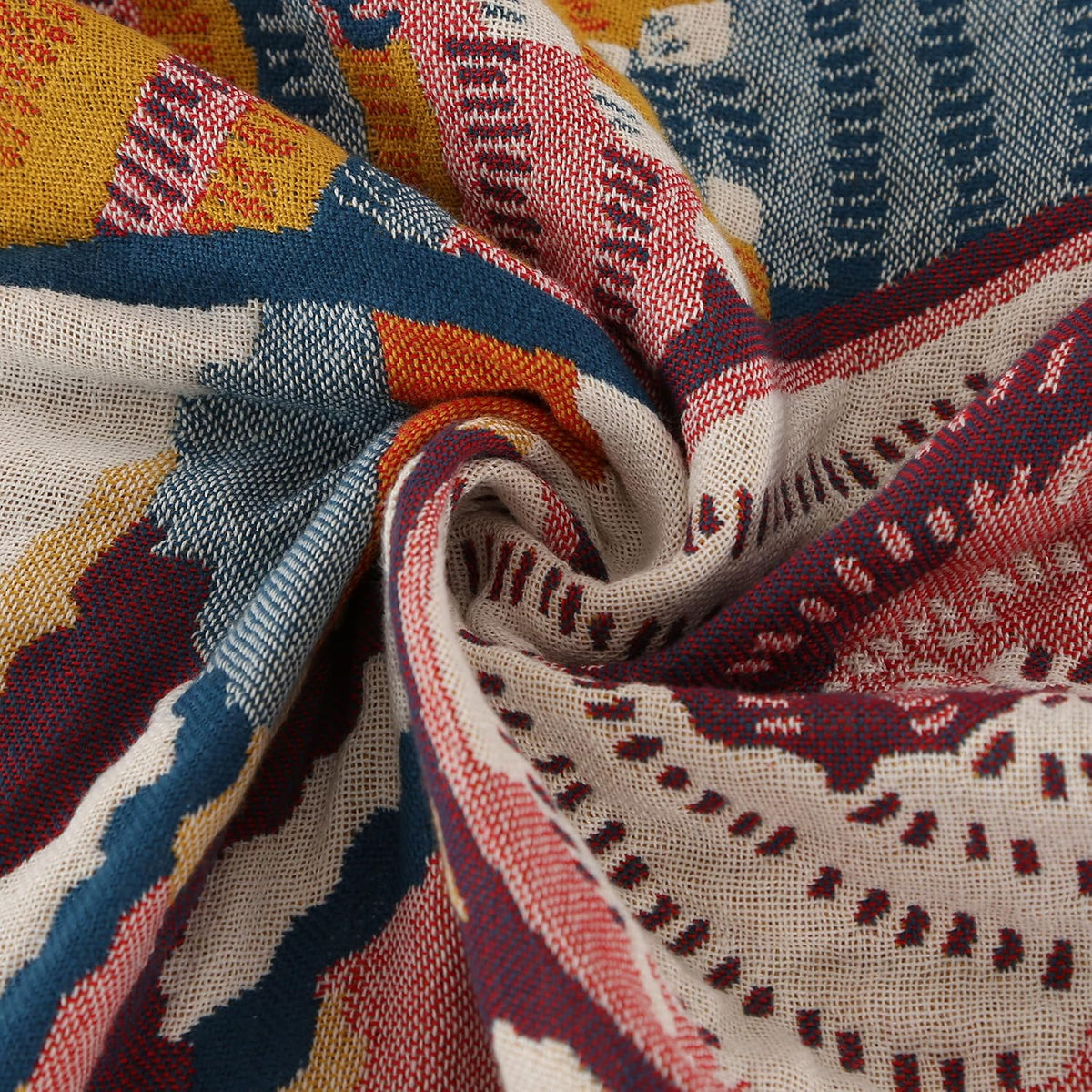 Bohemian Cotton Throw – 150 × 200cm – woven fabric and tassel detail